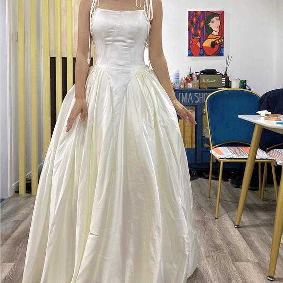 Wedding dress for sale - Picture 4 of 4
